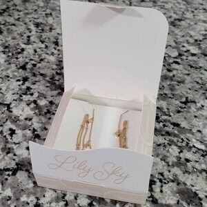 Pair of gold layering bracelets‎